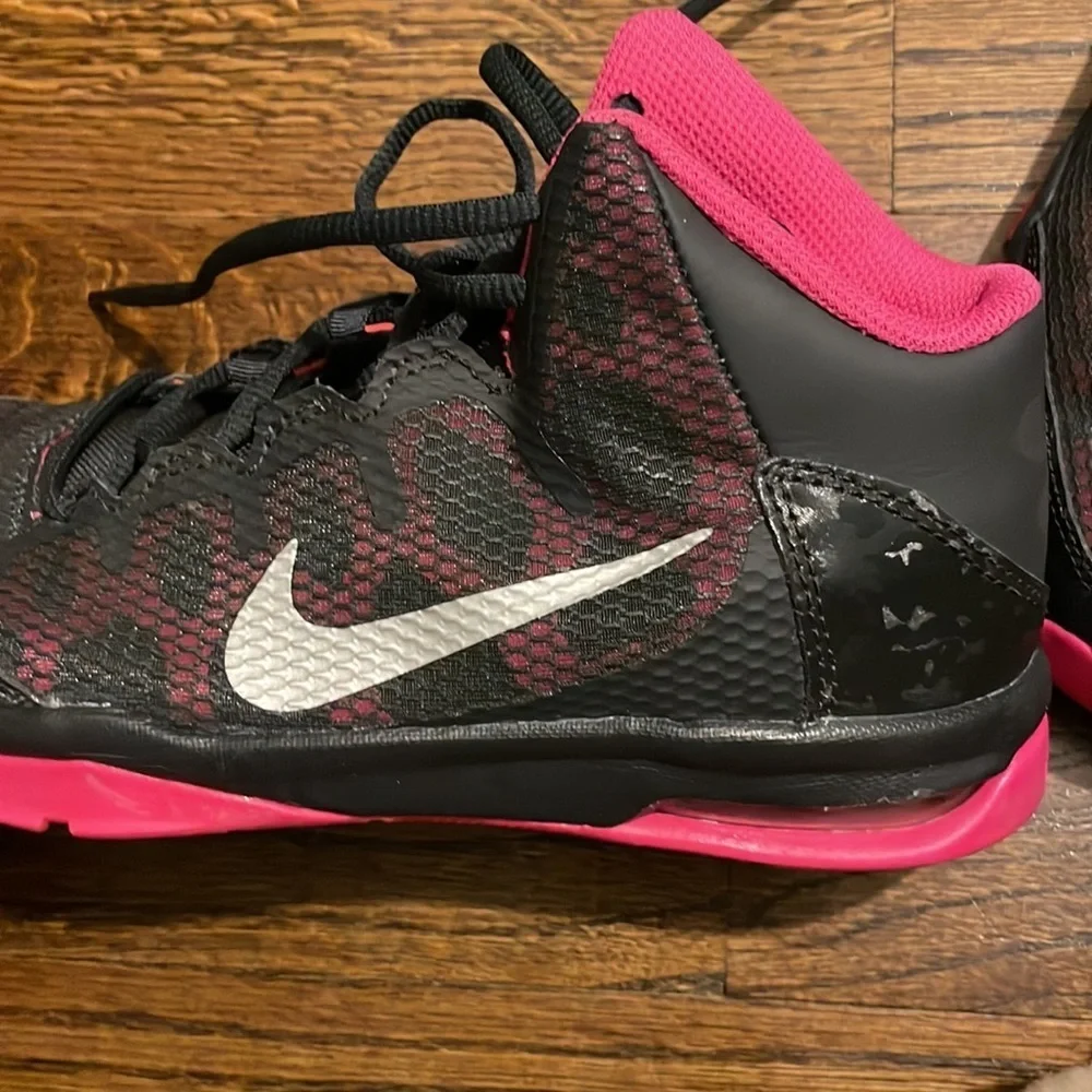 Nike air without a doubt pink and black basketball sneakers